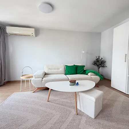Cool Downtown Apartman *